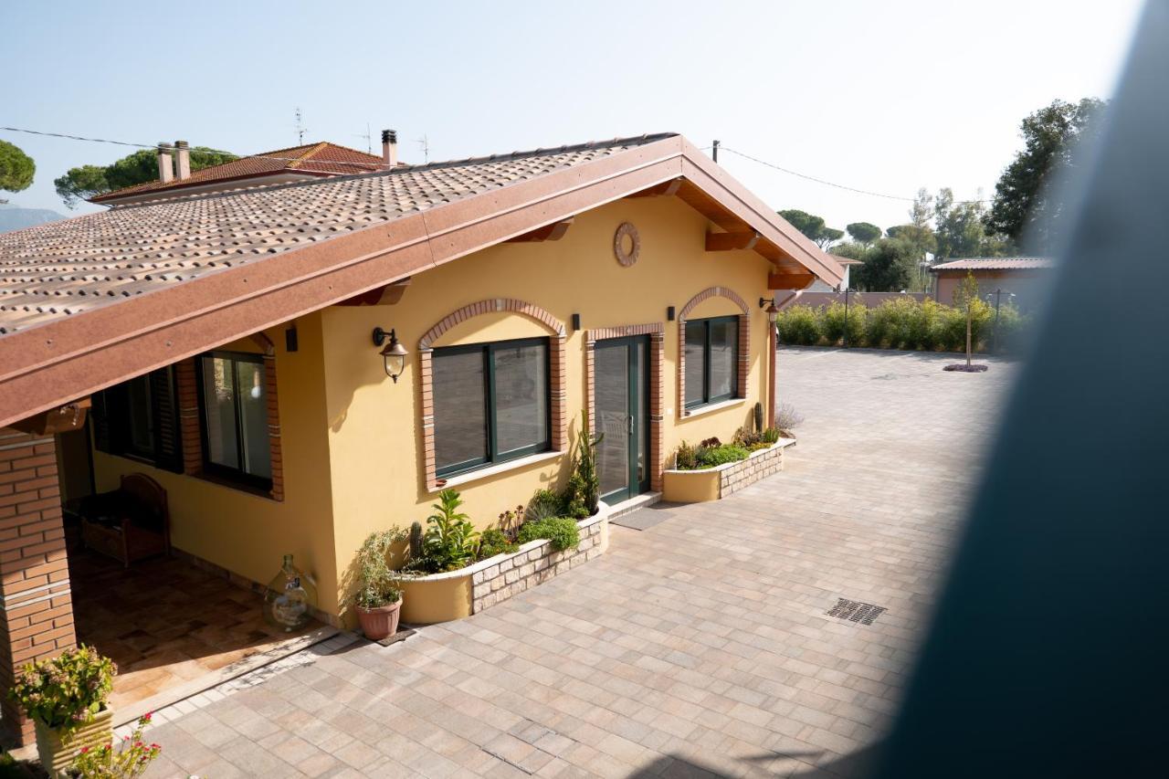 Agriturismo Casa Chiara Latina Buitenkant foto
